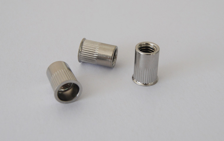 杰陽圓柱型小頭鉚螺母M6